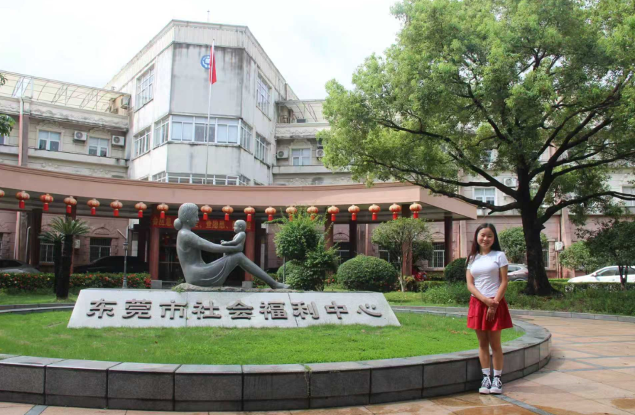 What can a China orphanage visit look like?